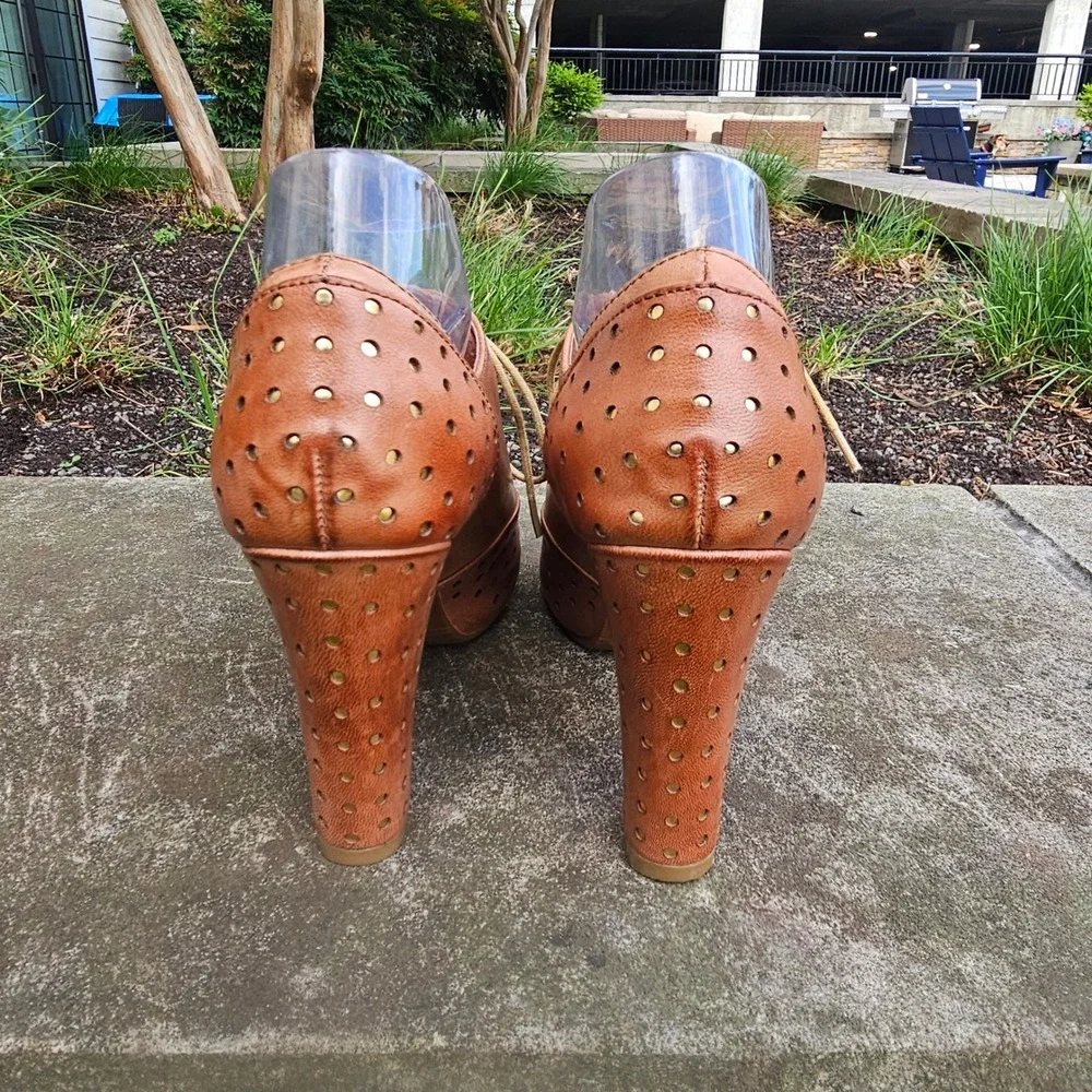 Miz Mooz Oxford Heels Womens 9 Tan‎ Leather Perforated Lace Up Block Heel Bootie